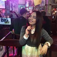 160 manatla ABŞ-a köçən məşhur: Dollar bahalaşanda çox sevindim