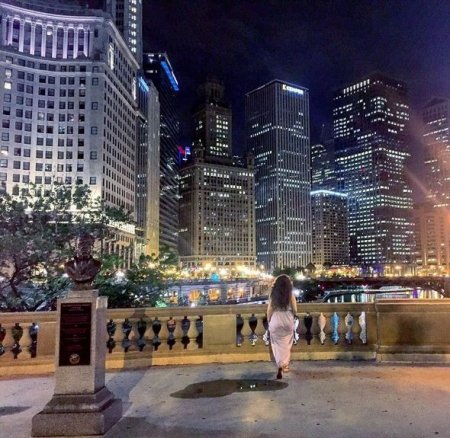 160 manatla ABŞ-a köçən məşhur: Dollar bahalaşanda çox sevindim