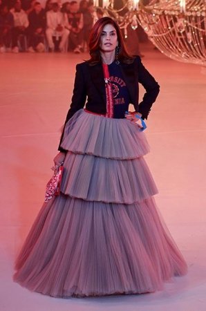 Xərçəngdən vəfat edən modelyerin son kolleksiyası - Fotolar