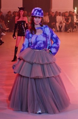 Xərçəngdən vəfat edən modelyerin son kolleksiyası - Fotolar