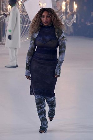 Xərçəngdən vəfat edən modelyerin son kolleksiyası - Fotolar