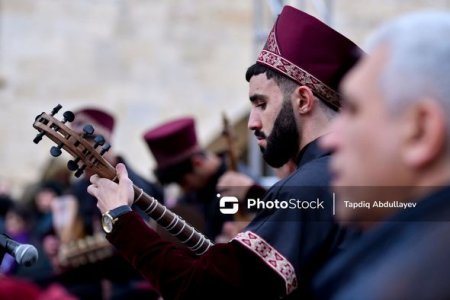 “Köhnə şəhər” Novruzu qarşıladı: Təntənəli bayram şənliyindən FOTOREPORTAJ