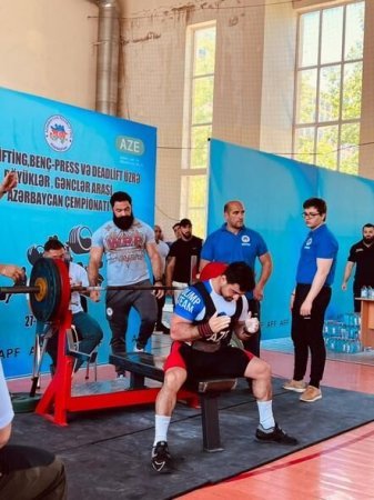 Üstünə ştanq düşən idmançı: “Huşum getdimi, ayağım sürüşdümü, özüm də bilmədim” - FOTO