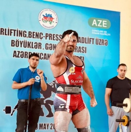 Üstünə ştanq düşən idmançı: “Huşum getdimi, ayağım sürüşdümü, özüm də bilmədim” - FOTO