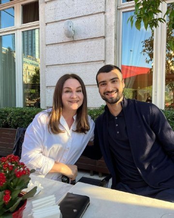 Mahir Emreli və bacısı ilə fotolarını paylaşdı