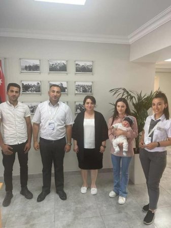 Anası imtahan verdi, körpə otaqda yatdı - FOTO