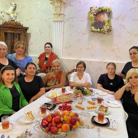 “Lotu Quli”nin qızının şəklini paylaşdılar.