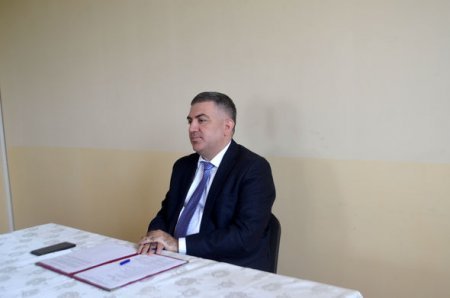 İcra başçısının yaxın adamı adlandırılan bələdiyyə sədri məhkəmə zalında həbs edildi - FOTO