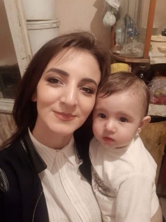 Gəncə terrorunda ana-atasını itirən körpə Nilayın nənəsi: “Atası yatmış olsaydı, bəlkə də sağ qalmazdı” - FOTO