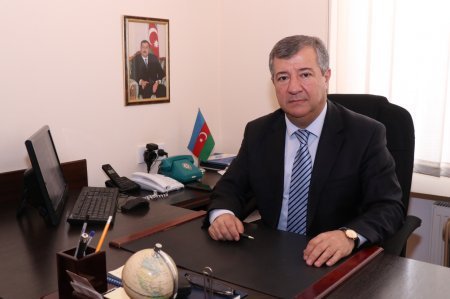 Professor şikayət etdi, Bakıda tələbə qızlara qarşı əxlaqsızlıq edən manyak saxlanıldı