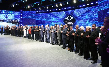 Ərdoğan Türkiyənin ilk elektromobilini təqdim etdi (FOTO)