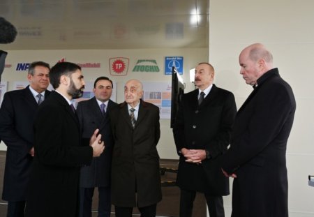 “Azəri-Mərkəzi-Şərqi” platformasının dayaq bloku dənizə yola salınıb.