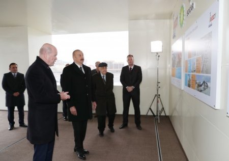 “Azəri-Mərkəzi-Şərqi” platformasının dayaq bloku dənizə yola salınıb.