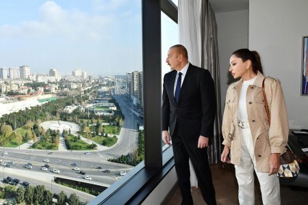Prezident İlham Əliyev və Mehriban Əliyeva “The Ritz-Carlton Baku” hotelinin açılışında iştirak ediblər - FOTO -