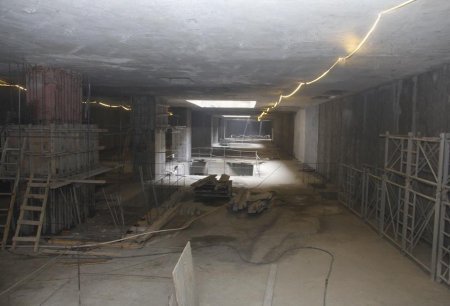 Metronun yeni tikilən stansiyasından FOTOLAR