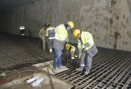 Metronun yeni tikilən stansiyasından FOTOLAR