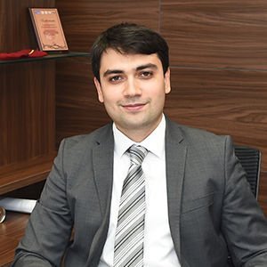 Prezident gəncləri təltif etdi.