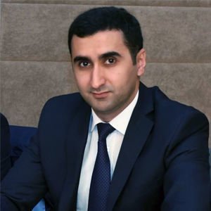 Prezident gəncləri təltif etdi.
