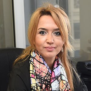Prezident gəncləri təltif etdi.