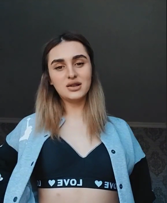 Məşhur "tiktok"çu Bakıda iki oğlanla otelə getdi: intim əlaqədə oldular, VİDEOsu çəkildi - FOTO