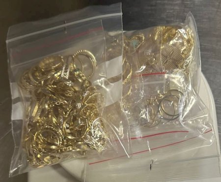 Ölkəyə qanunsuz yolla 420 minlik qızıl keçirilməsinin qarşısı alındı - Fotolar