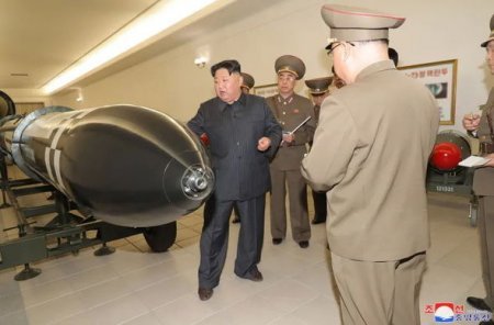 Kim Çen Indan yenilik: 500 metr yüksəklikdə nüvə partlayışı simulyasiyası - FOTO