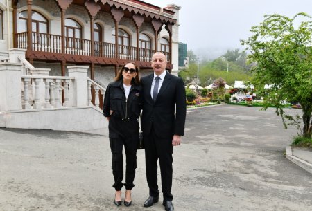 Prezident ailəsi ilə Şuşada - FOTO