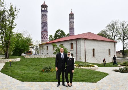 Prezident ailəsi ilə Şuşada - FOTO