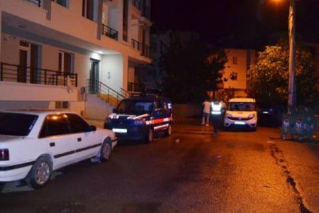 Türkiyədə polis məmuru sevgilisi tərəfindən başından vuruldu - FOTO