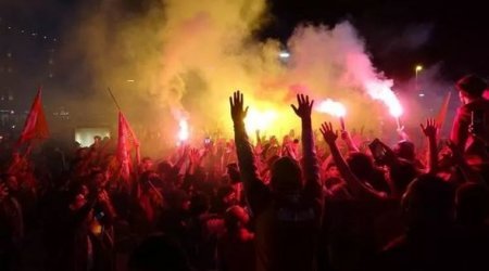 “Qalatasaray”ın qələbəsi İstanbulda izdihama səbəb olub - FOTO