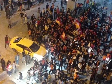 “Qalatasaray”ın qələbəsi İstanbulda izdihama səbəb olub - FOTO