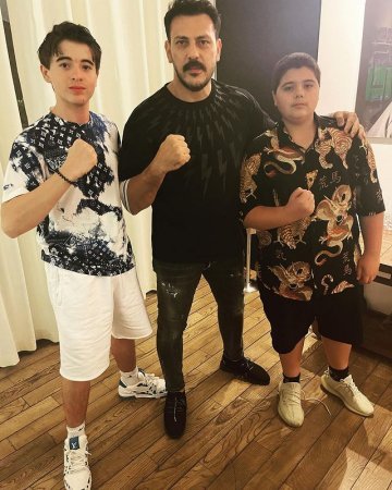 Zabit Səmədov prezidentin nəvələri ilə bir arada - FOTO
