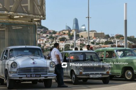 Bakıda qeyri-adi avtomobillərin sərgisi və festivalı keçirilib - FOTO