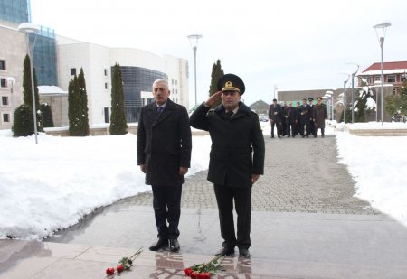 Bu gün saxlanılan şöbə rəisi kimdir? (FOTOLAR)