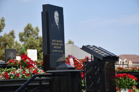 Şeyxlə Abel Məhərrəmov deputatın 40 mərasimində - Foto