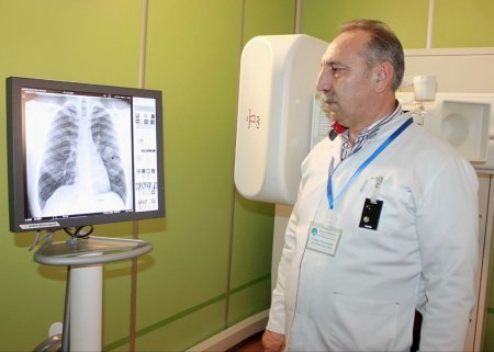 Bakıda həkim müalicə üçün gələn qadına təcavüz etdi — Şok olay