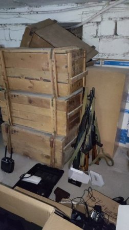 Xankəndidə uşaq bağçasının zirzəmisindən dron, 29 avtomat və 416 qumbara aşkarlanıb