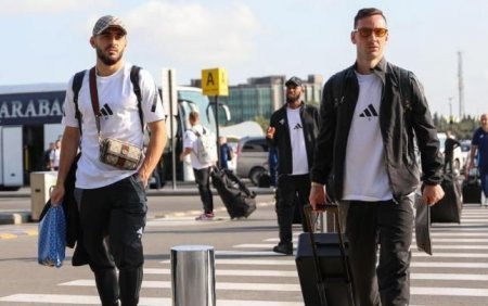 "Qarabağ" Londona yola düşdü