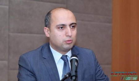 17 min müəllimin maaşı heç 500 manat da deyil.