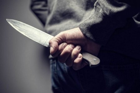 Bakıda 32 yaşlı kişi diş həkiminə görə arvadını bıçaqladı
